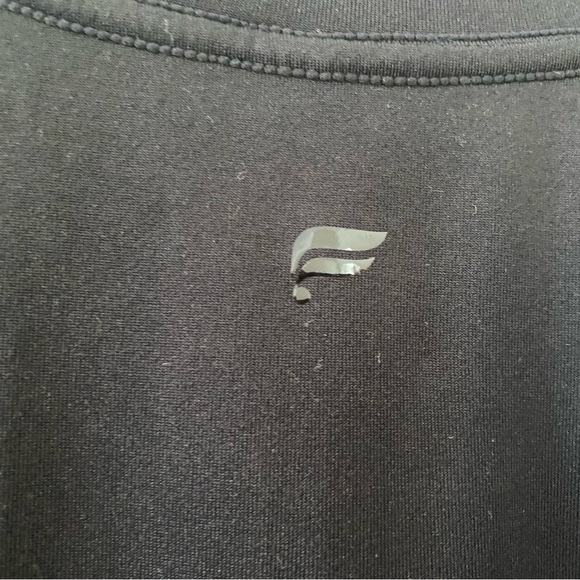 Fabletics tee - Picture 2 of 2